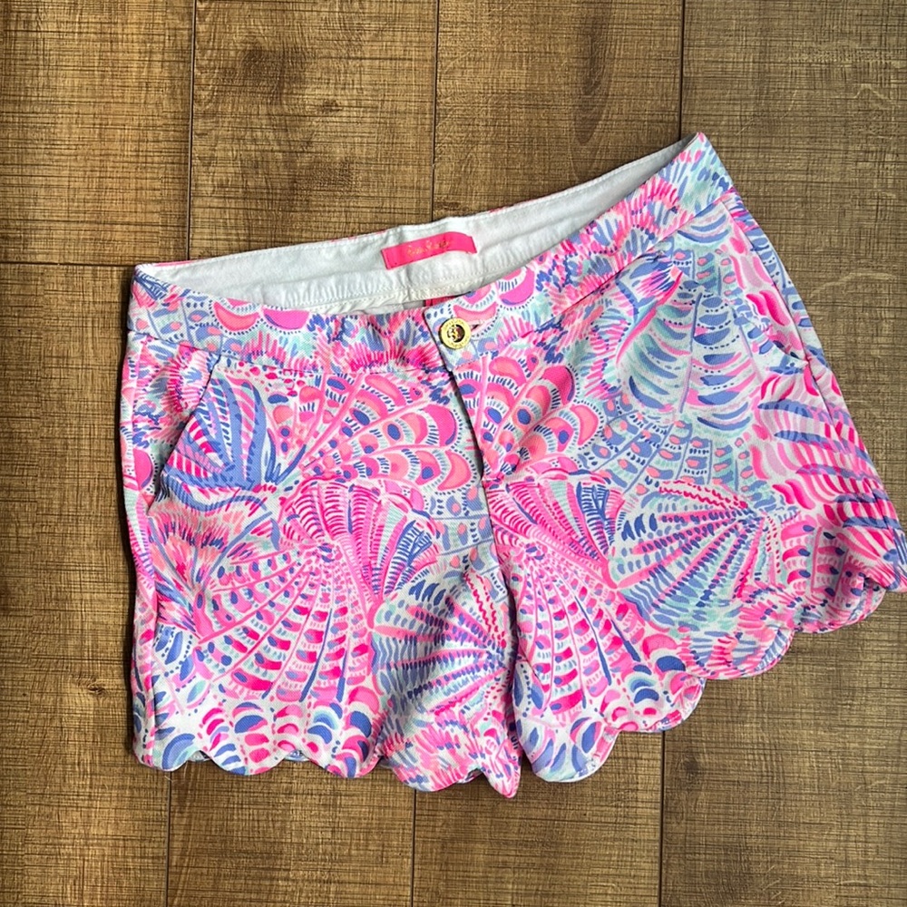 Lilly Pulitzer scalloped shorts